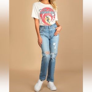 Levi’s 501 Original Fit Distressed Medium Wash High-Rise Jeans 👖